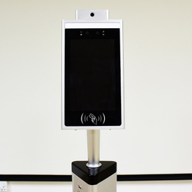 جهاز لوحي ميزان الحرارة بالأشعة تحت الحمراء مع التعرف على الوجه