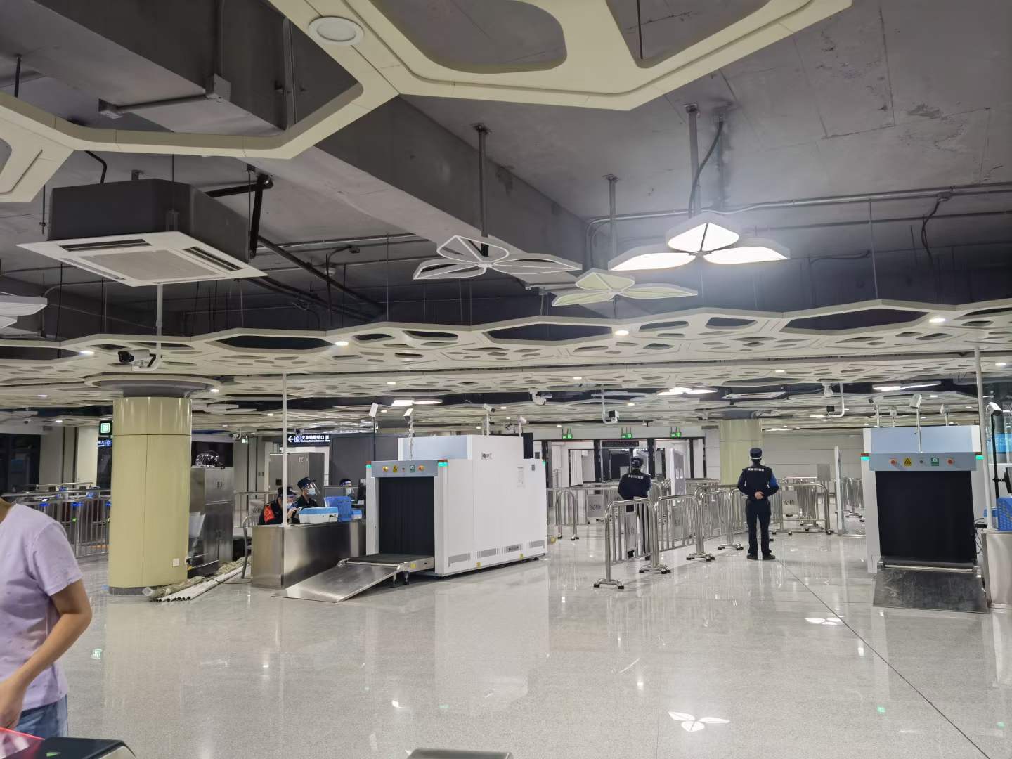 مرجع تثبيت جديد - خط المترو 14 في شنتشن ، الصين